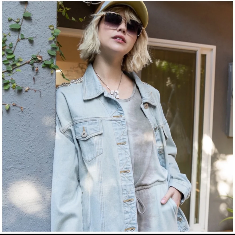 sale⚡POL Raw It's Denim Jacket: light Blue distressed denim,animal print Detail - Picture 5 of 16